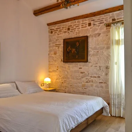 Serene Sea View - Two Bedroom With Sea View Apartment